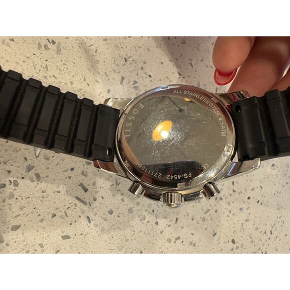 Fossil Dean Chronograph FS4613 Men’s Black Silicone Band Watch w/ Tin Box - Picture 8 of 15